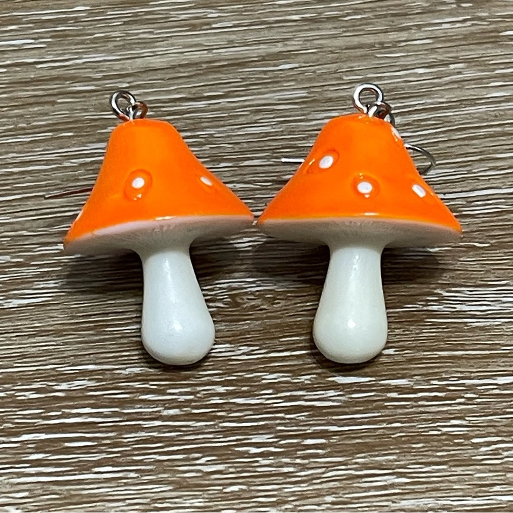 NEW Orange and White Acrylic Mushroom Pendant Dangle Earrings